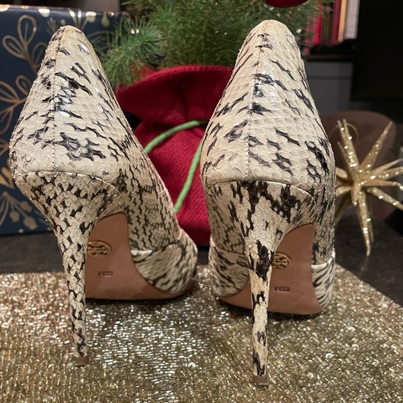 Tory Burch cream python stilettos - Picture 3 of 5